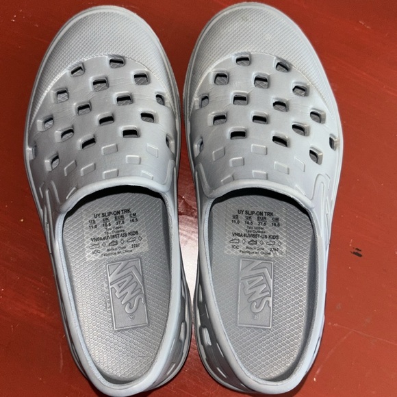 Vans TRK Slip Ons - Picture 3 of 4